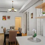 Charm By Victoriei Апартаменти