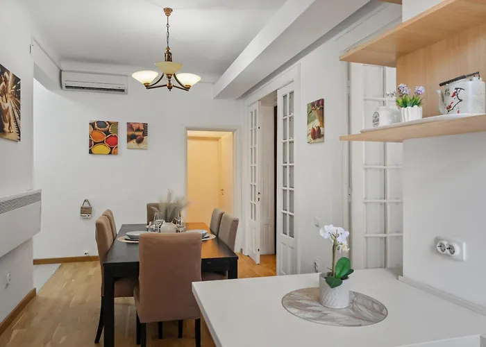 Charm By Victoriei Apartament