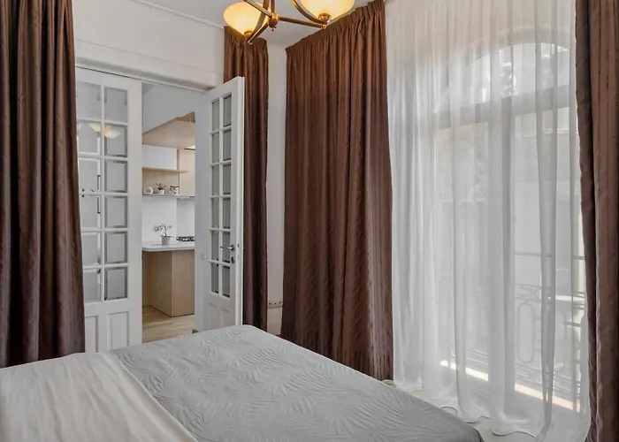 Charm By Victoriei Apartman *